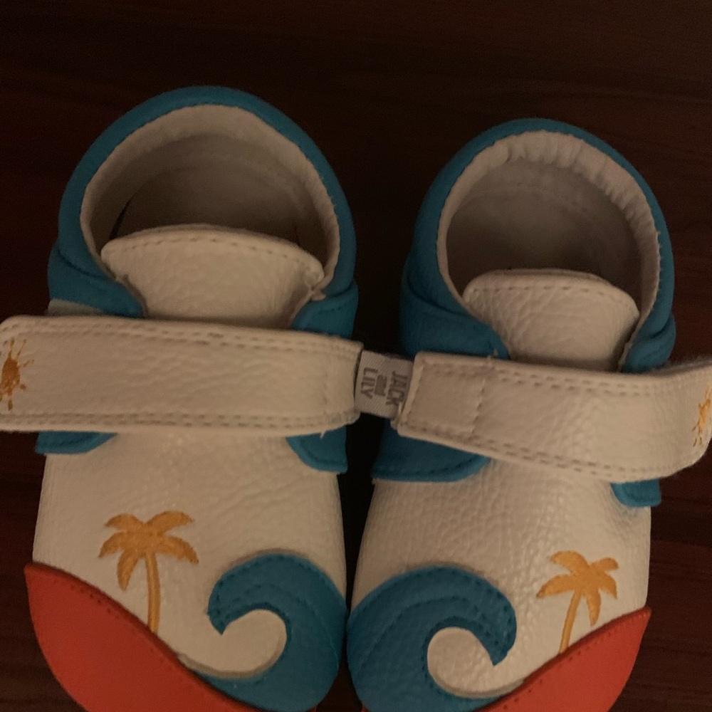 Brand new jack & Lily baby shoes size 5.5-6.5